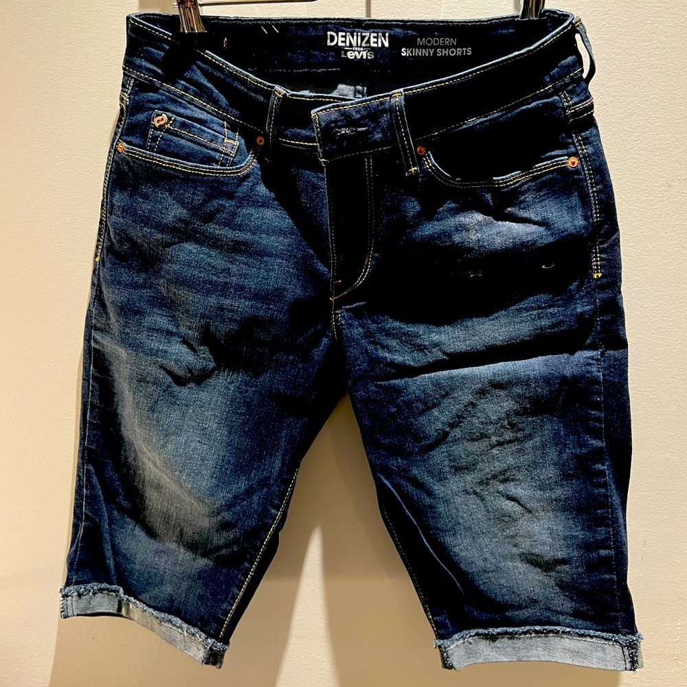 Denzin Levis skinny long shorts SZ 6